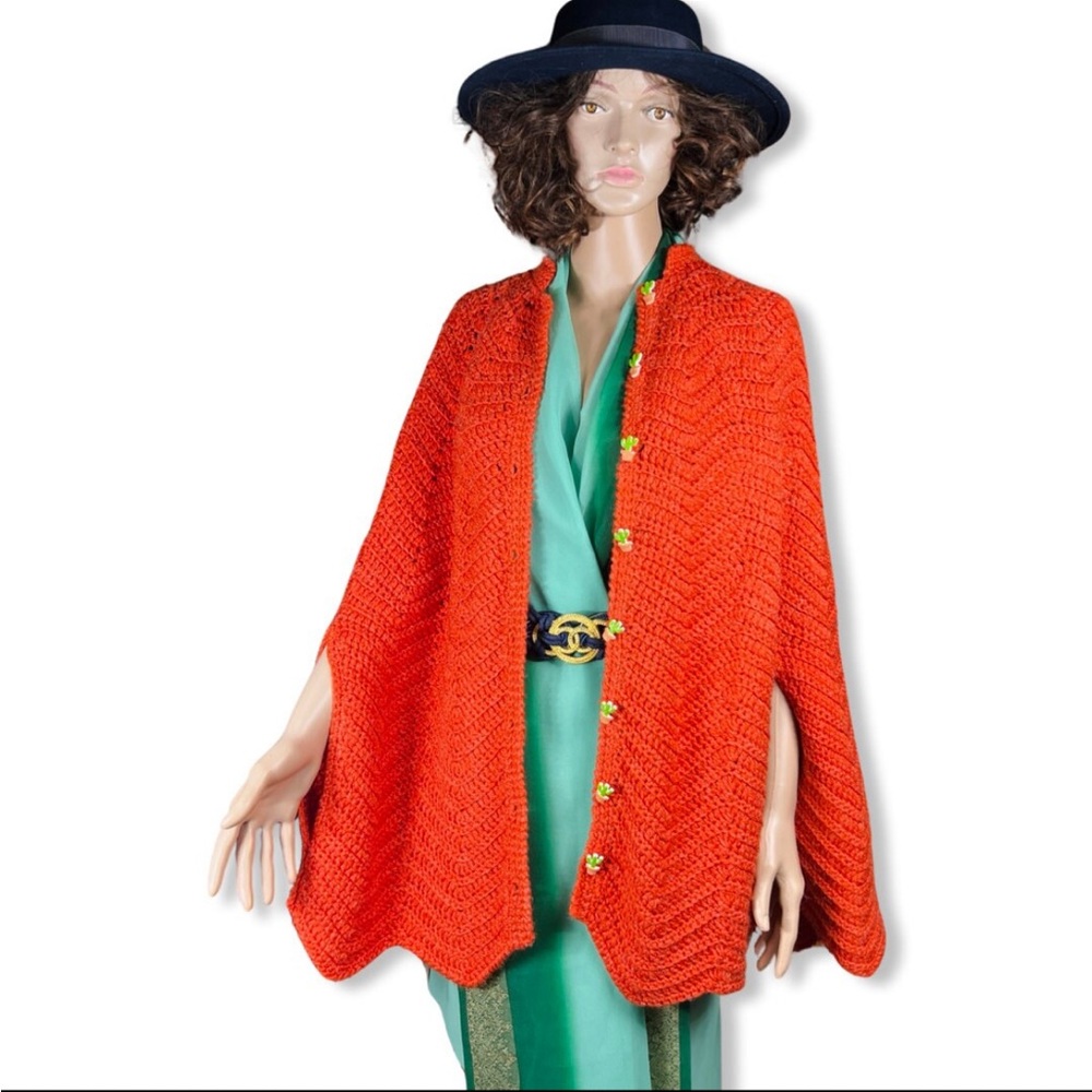 Vintage 1970s Caplet Poncho with cactus buttons
